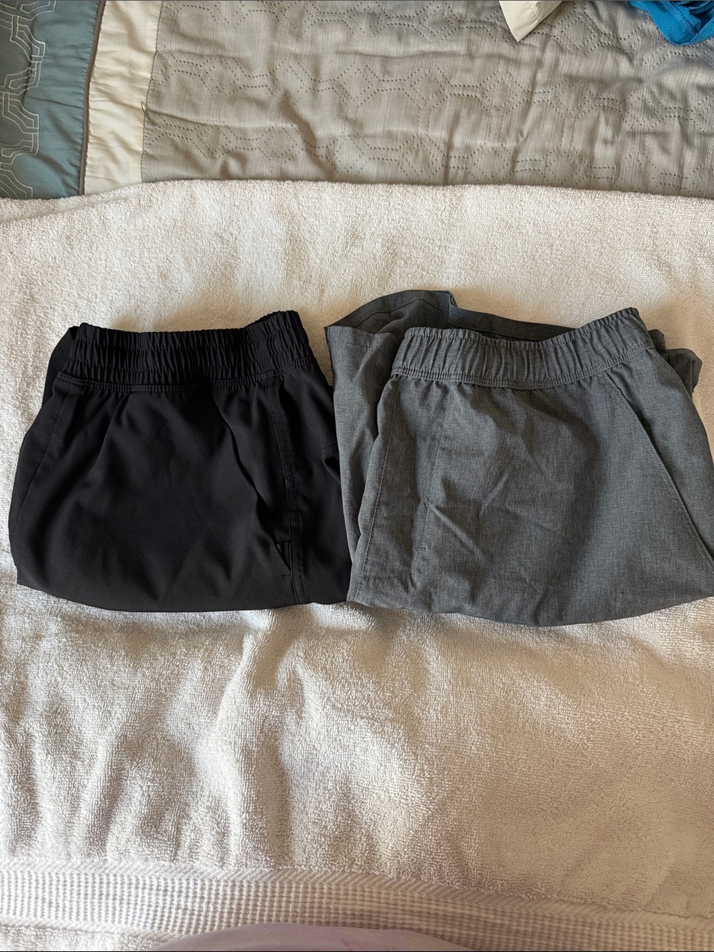 DSG Men’s Elastic Waist Sweatpants - Black & Gray